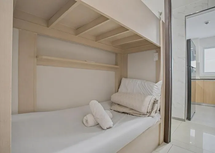 Modern And Spacious 3br Near Solaire & Okada Apartamento