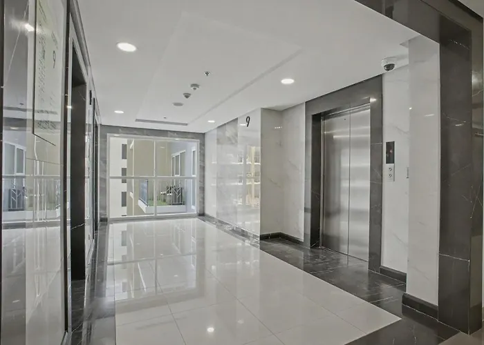 Modern And Spacious 3br Near Solaire & Okada *