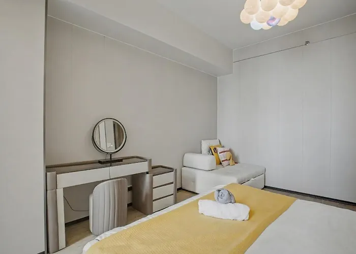 Modern And Spacious 3br Near Solaire & Okada Apartamento